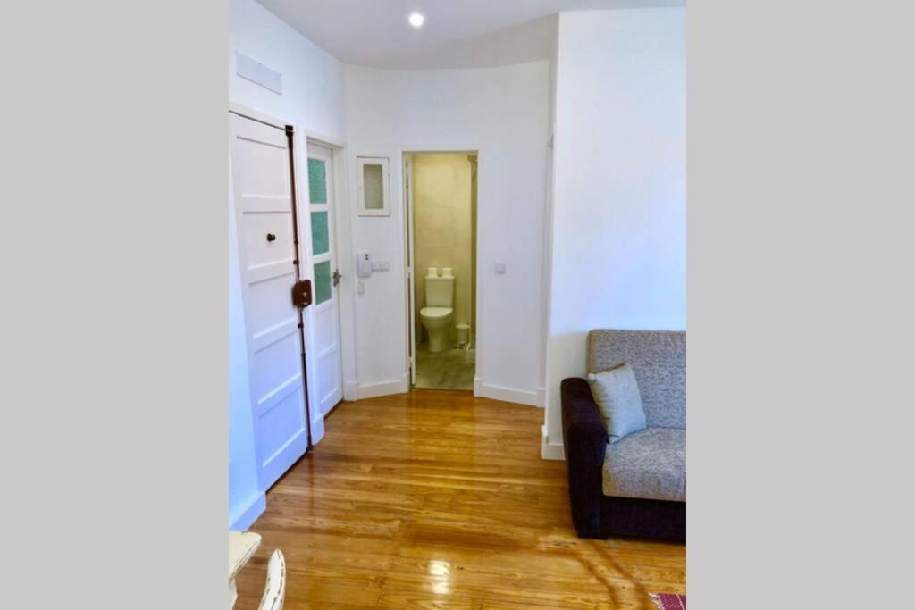 32 2 - Heart Of Lisbon Private Apartment, Bairro Alto Buitenkant foto
