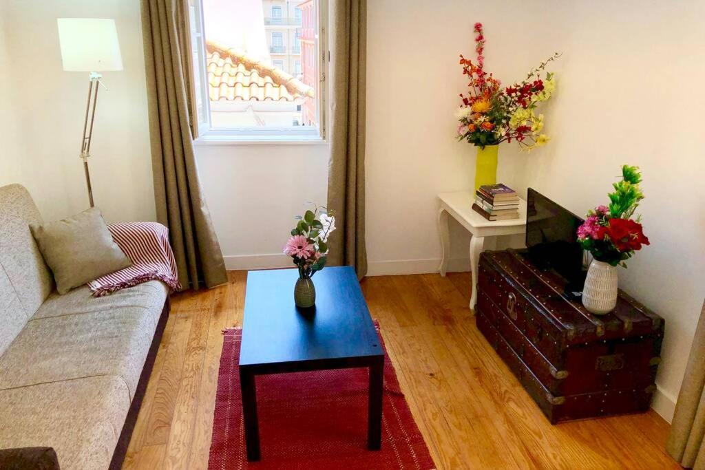 32 2 - Heart Of Lisbon Private Apartment, Bairro Alto Buitenkant foto