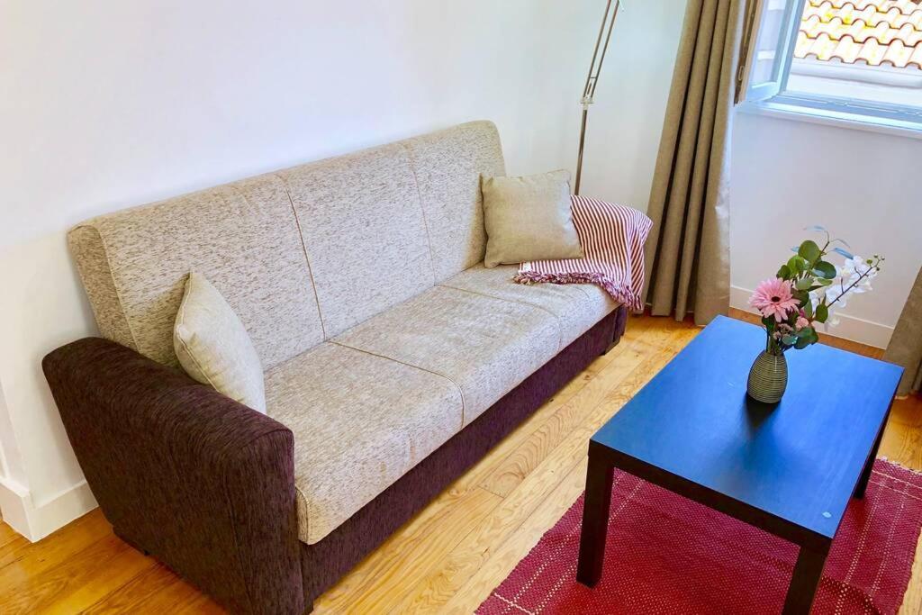 32 2 - Heart Of Lisbon Private Apartment, Bairro Alto Buitenkant foto