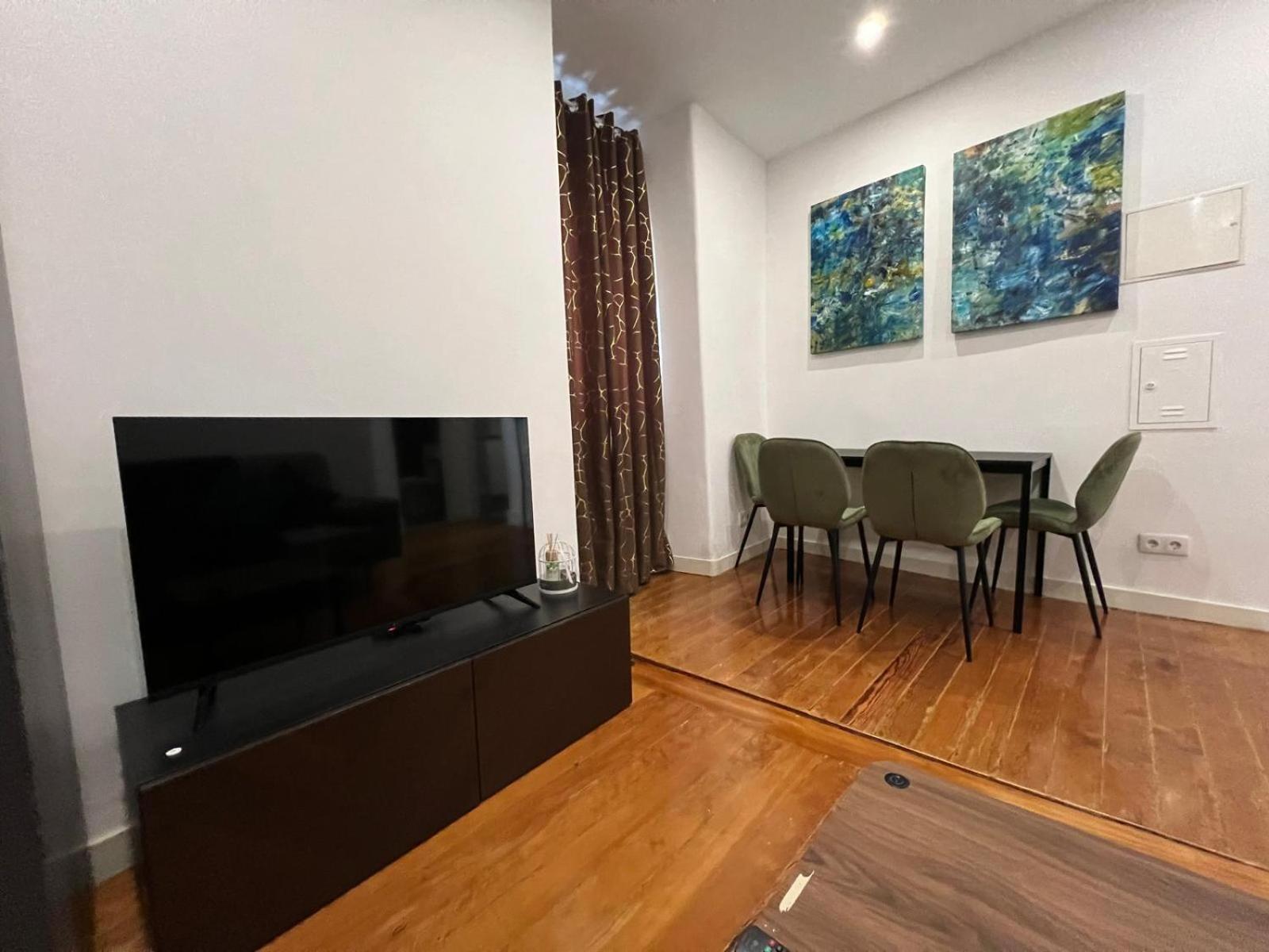 32 2 - Heart Of Lisbon Private Apartment, Bairro Alto Buitenkant foto
