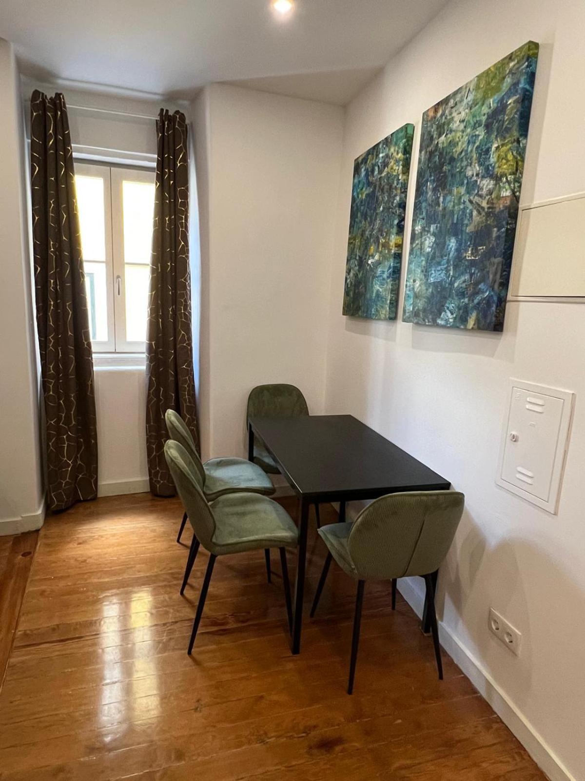 32 2 - Heart Of Lisbon Private Apartment, Bairro Alto Buitenkant foto