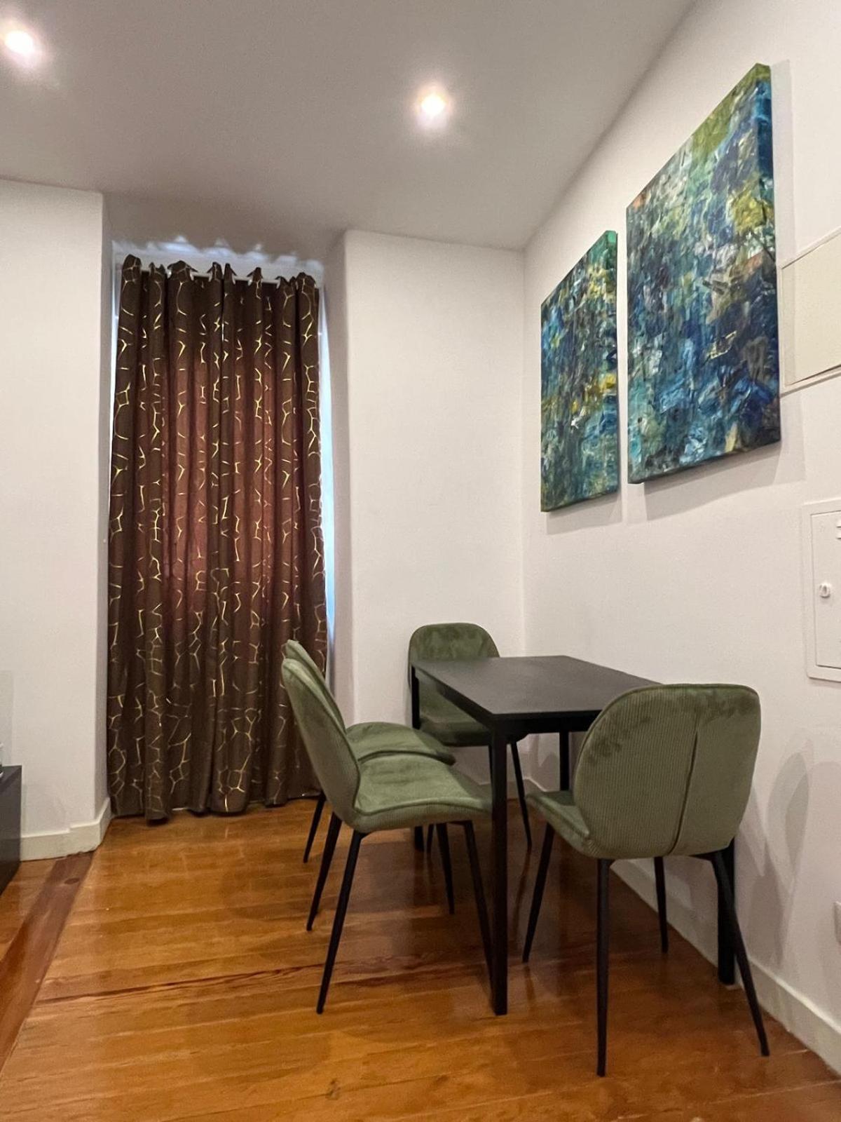 32 2 - Heart Of Lisbon Private Apartment, Bairro Alto Buitenkant foto